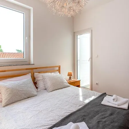 Apartmán Stunning In W/ Wifi And 1 Bedrooms