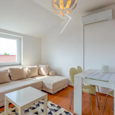 Stunning In W/ Wifi And 1 Bedrooms Apartmán *