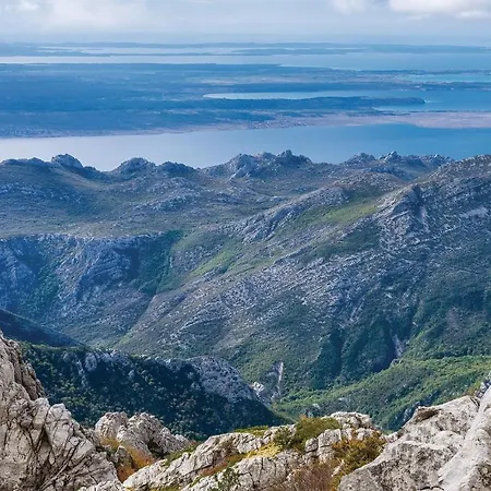 Apartmán Stunning In W/ Wifi And 1 Bedrooms Seline